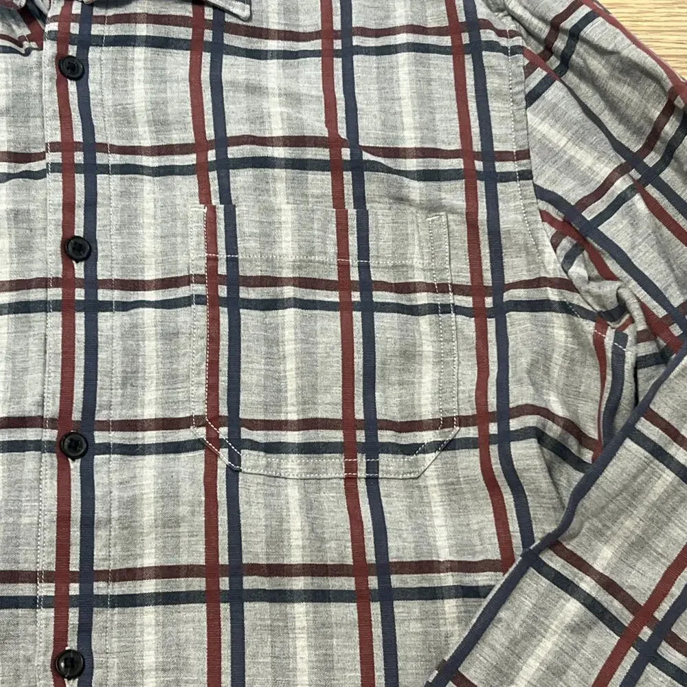 Banana Republic Men’s Grey Red Blue Plaid Camden Fit Button Up Size Medium (A34)